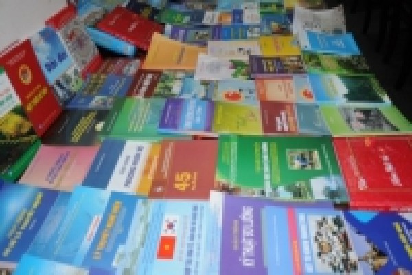 Đào Thị Hoàn. Xuất bản Việt Nam trong thời kỳ Cách …