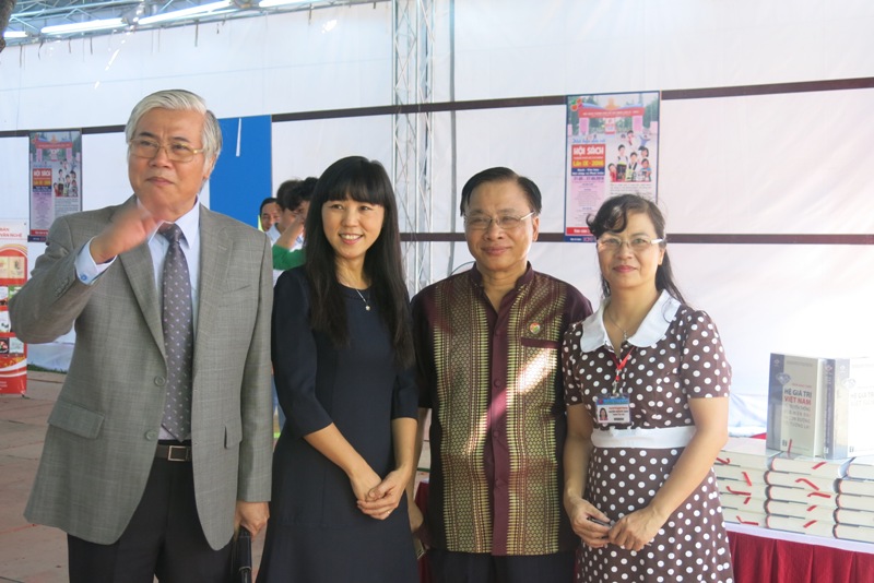 20160325 Ra mat HGT 27