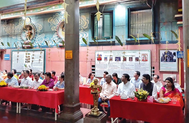 Le via Ba 7 ong TLS va Phu nhan tham du