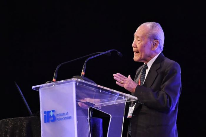 200 nam singapore Anh Box