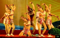 Đinh Đức Tiến. Việt &ndash; Chăm những đường bi&ecirc;n văn h&oacute;a