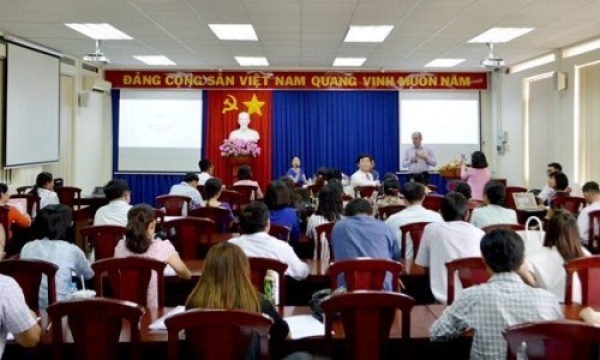 Tọa đ&agrave;m khoa học: "Gi&aacute;o dục đặt con người l&agrave;m trung t&acirc;m"