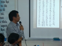 GS. Trần &Iacute;ch Nguy&ecirc;n giao lưu với Khoa Văn ho&aacute; học