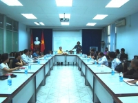 Buổi b&aacute;o c&aacute;o khoa học của GS. Trần Văn Đo&agrave;n