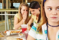 GS. Trần Ngọc Th&ecirc;m: V&igrave; sao người Việt c&oacute; tật n&oacute;i xấu sau lưng?