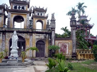 Ng&ocirc; Văn Cường. Lệ bầu hậu qua văn bia l&agrave;ng V&acirc;n