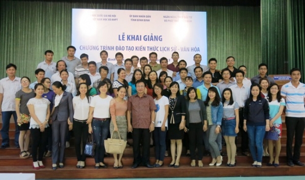 Bồi dưỡng kiến thức văn h&oacute;a Việt Nam cho c&aacute;n bộ trẻ B&igrave;nh Định &amp; n&oacute;i chuyện tại Đại học Quy Nhơn