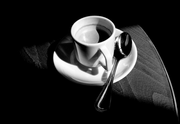 Phan Thu Hiền. C&agrave; ph&ecirc; thứ bảy với Nhiệt đới buồn