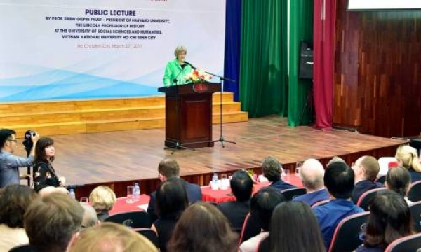 Drew Gilpin Faust. Cuộc chiến đ&atilde; qua đi: Hồi ức v&agrave; b&agrave;i học lịch sử