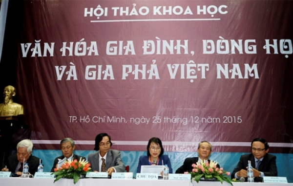 Hội thảo khoa học "Văn ho&aacute; gia đ&igrave;nh, d&ograve;ng họ v&agrave; gia phả Việt Nam"